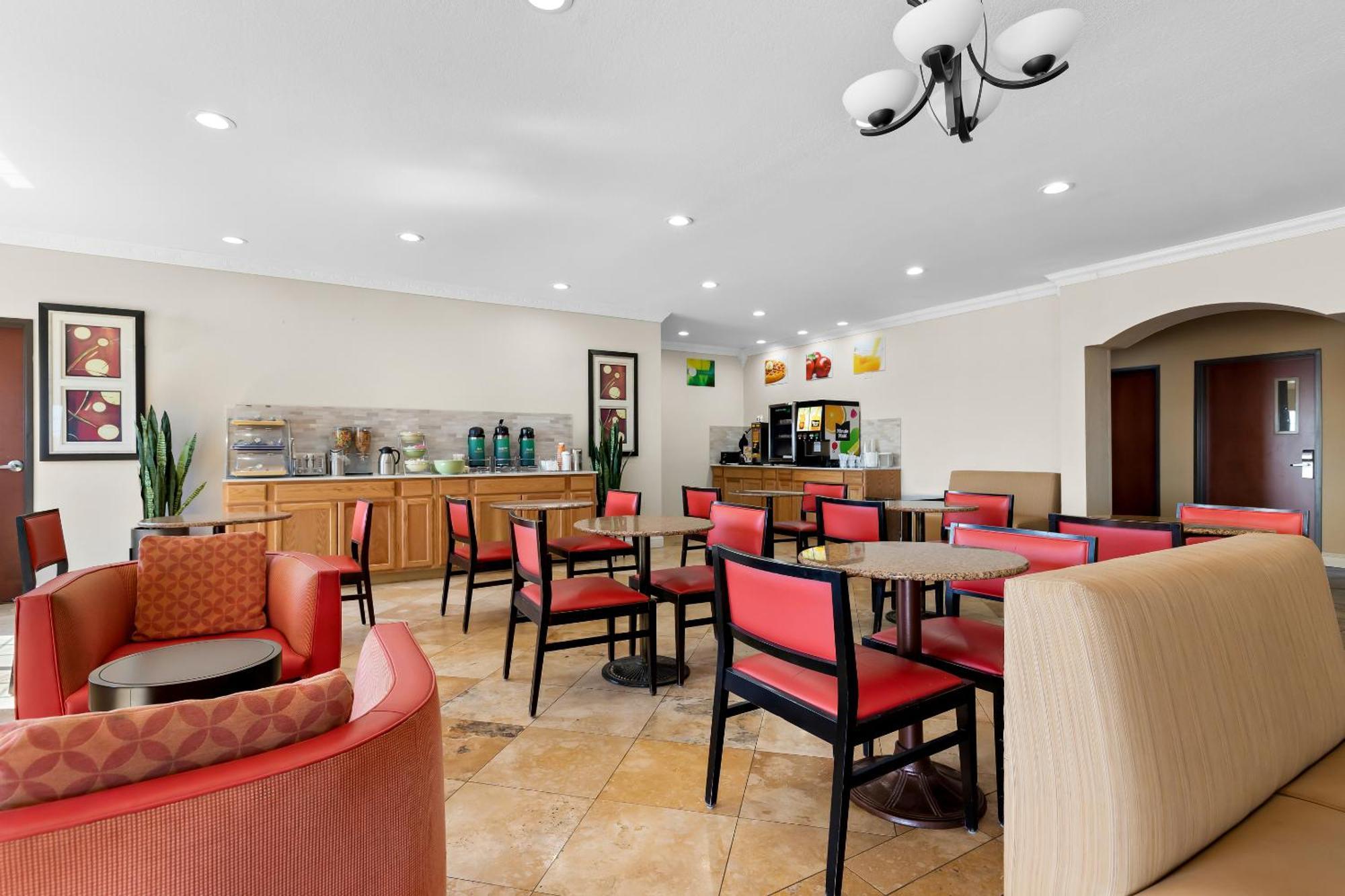 Quality Inn & Suites Mcalester Bagian luar foto