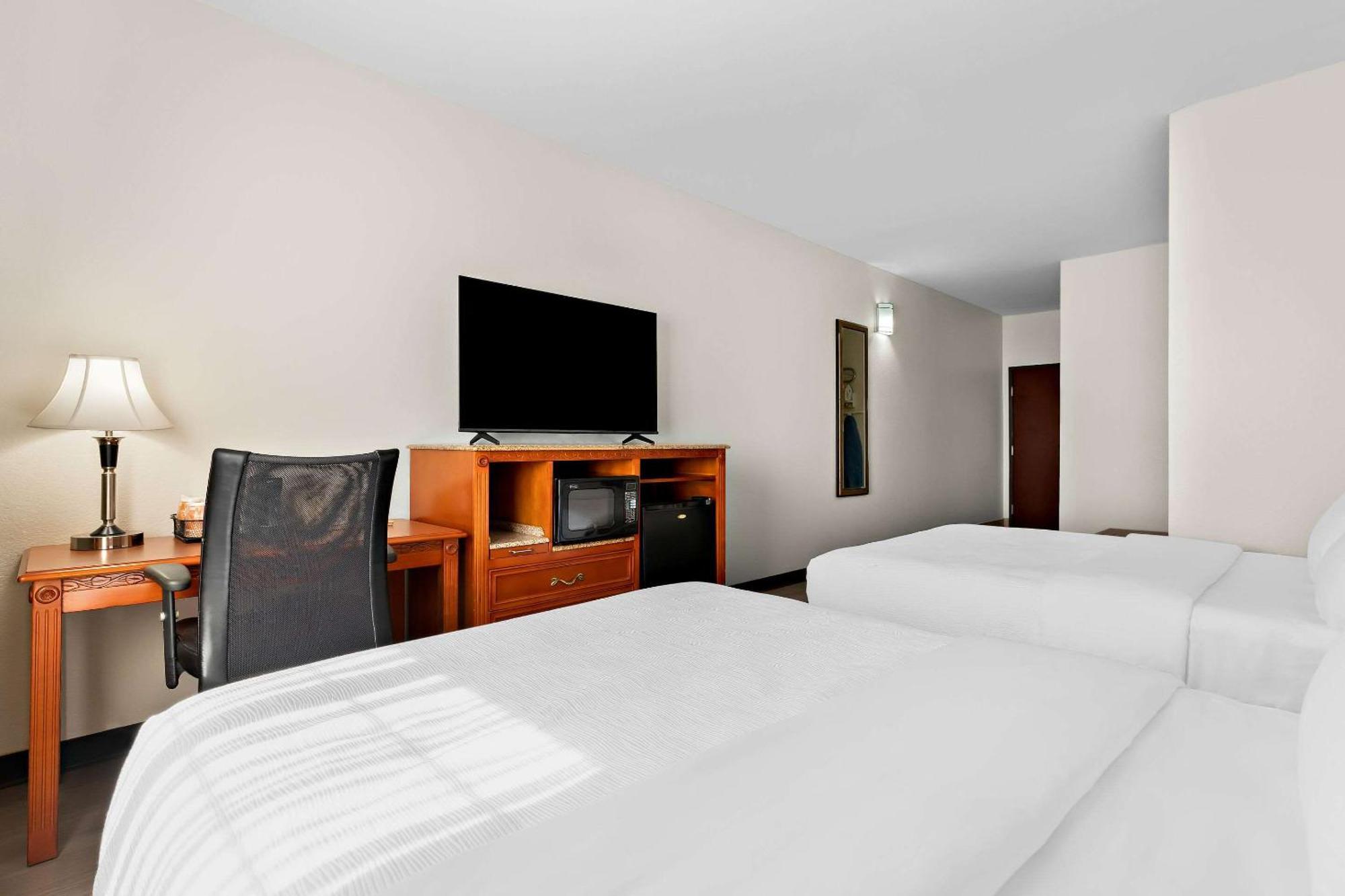 Quality Inn & Suites Mcalester Bagian luar foto